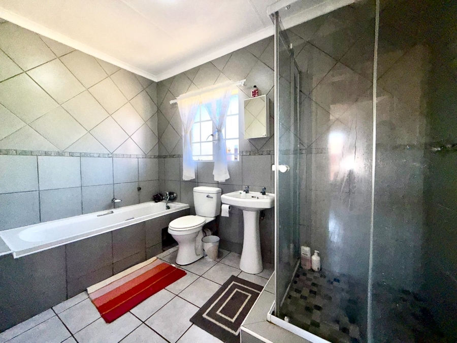 2 Bedroom Property for Sale in Highveld Gauteng