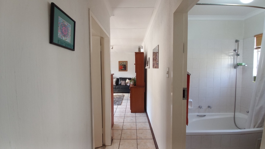 2 Bedroom Property for Sale in The Reeds Gauteng