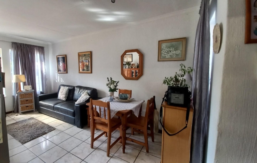 2 Bedroom Property for Sale in The Reeds Gauteng