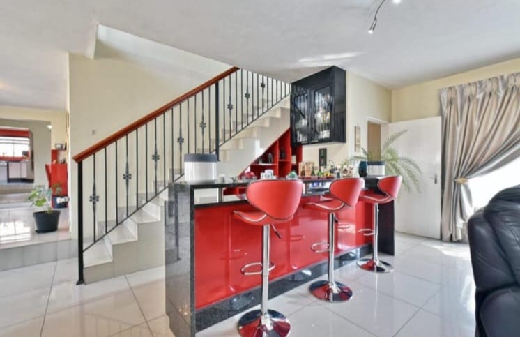 5 Bedroom Property for Sale in Elandspark Gauteng