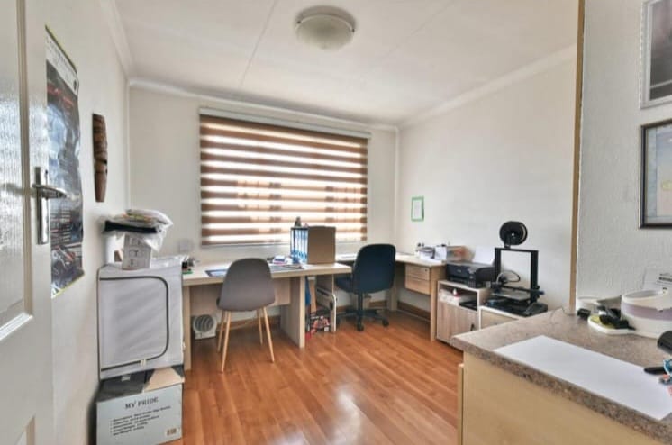 5 Bedroom Property for Sale in Elandspark Gauteng