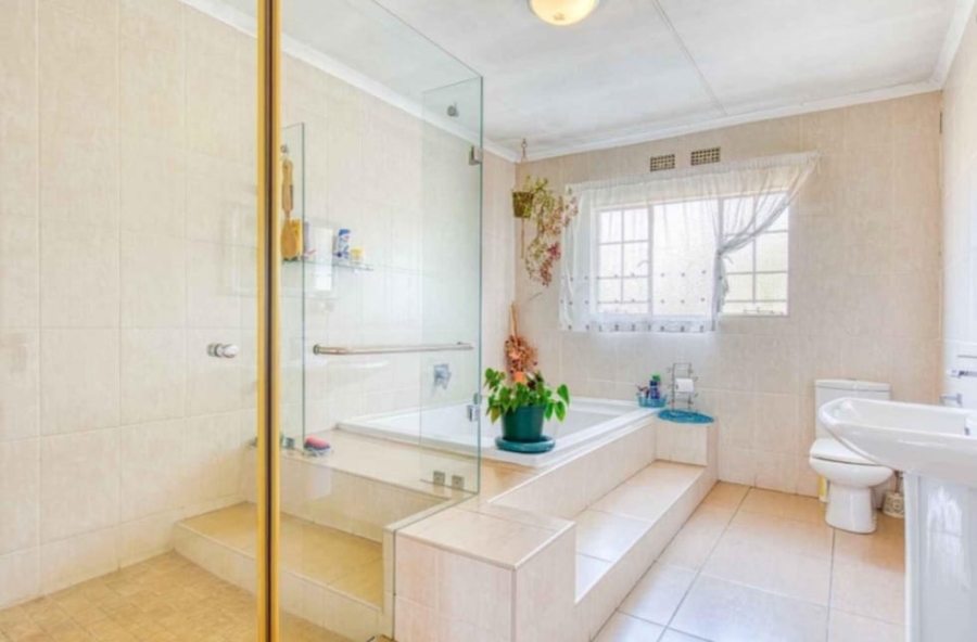 5 Bedroom Property for Sale in Elandspark Gauteng