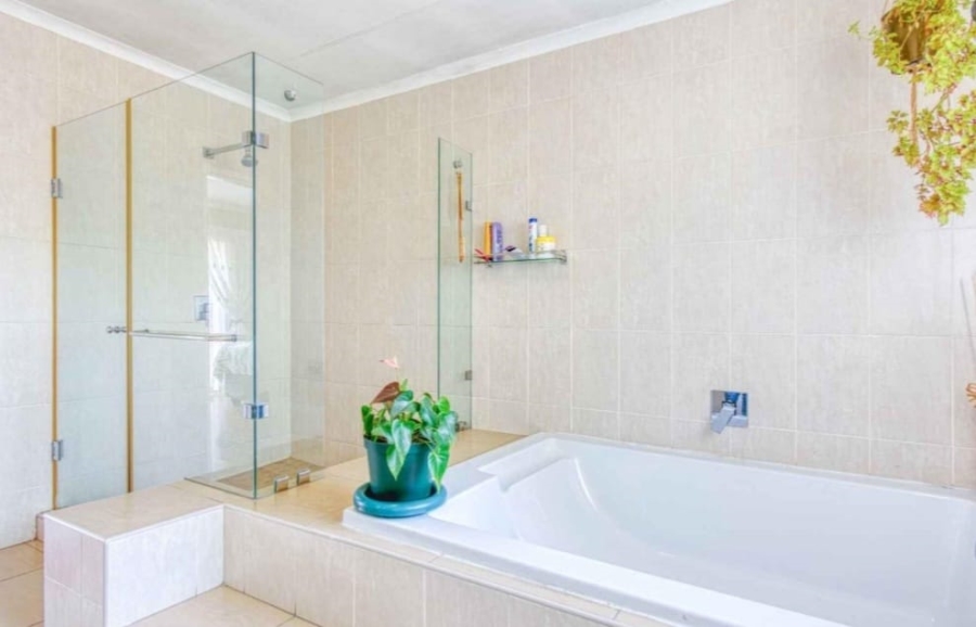 5 Bedroom Property for Sale in Elandspark Gauteng