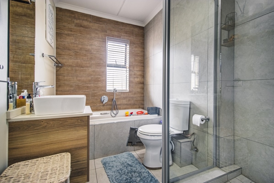 3 Bedroom Property for Sale in Modderfontein Gauteng