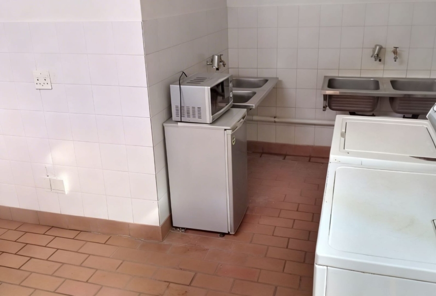 1 Bedroom Property for Sale in Glen Austin Gauteng