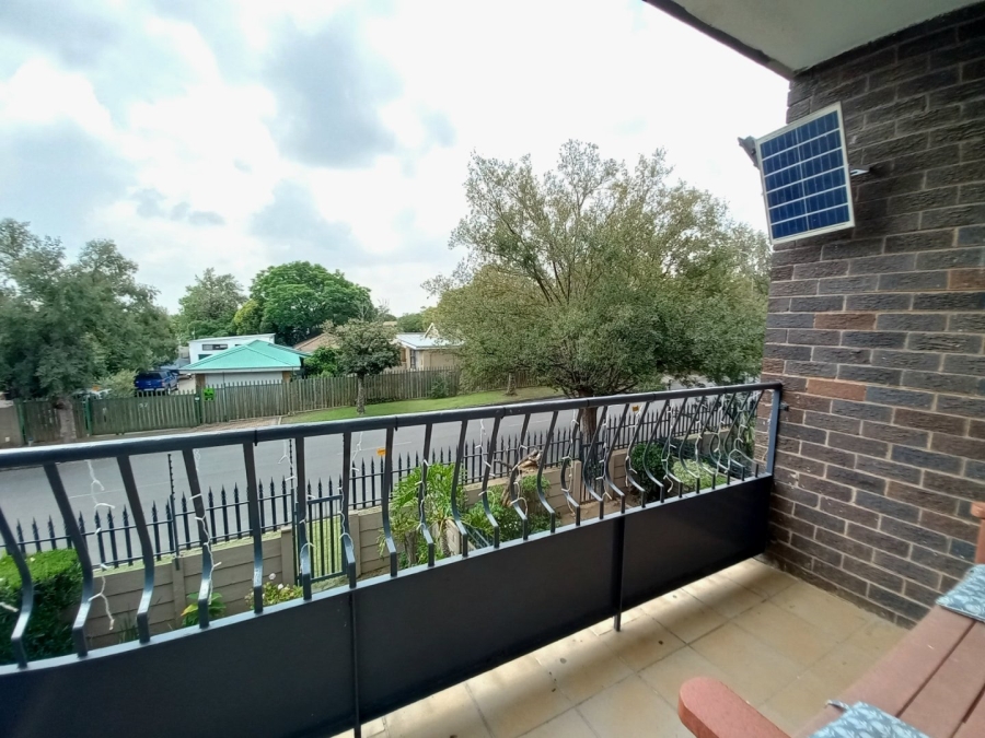 1 Bedroom Property for Sale in Edenvale Central Gauteng