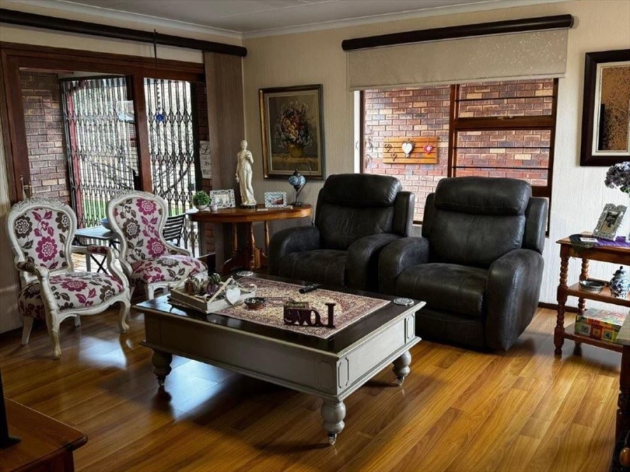 3 Bedroom Property for Sale in Van Riebeeck Park Gauteng