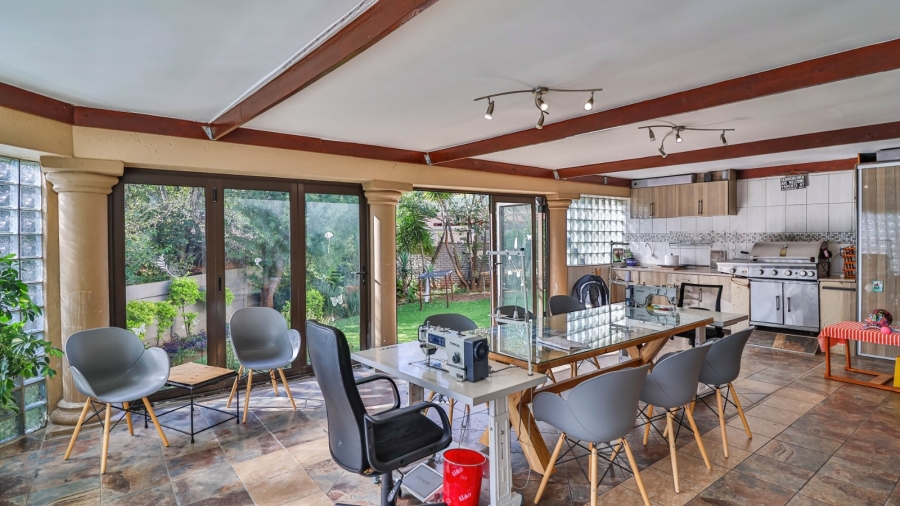 3 Bedroom Property for Sale in Mulbarton Gauteng