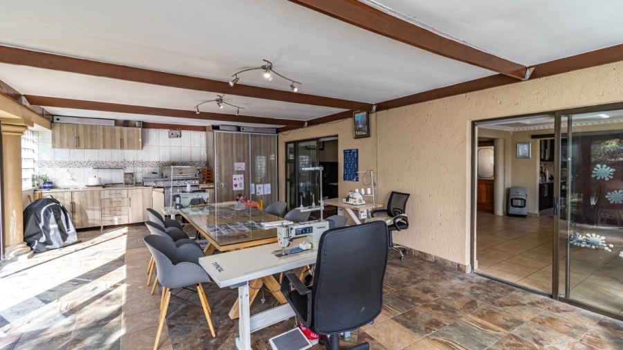 3 Bedroom Property for Sale in Mulbarton Gauteng