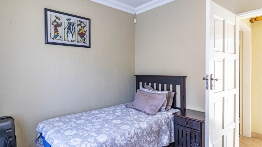 3 Bedroom Property for Sale in Mulbarton Gauteng