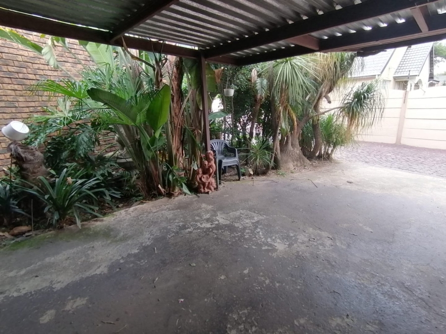 3 Bedroom Property for Sale in Bonaero Park Gauteng