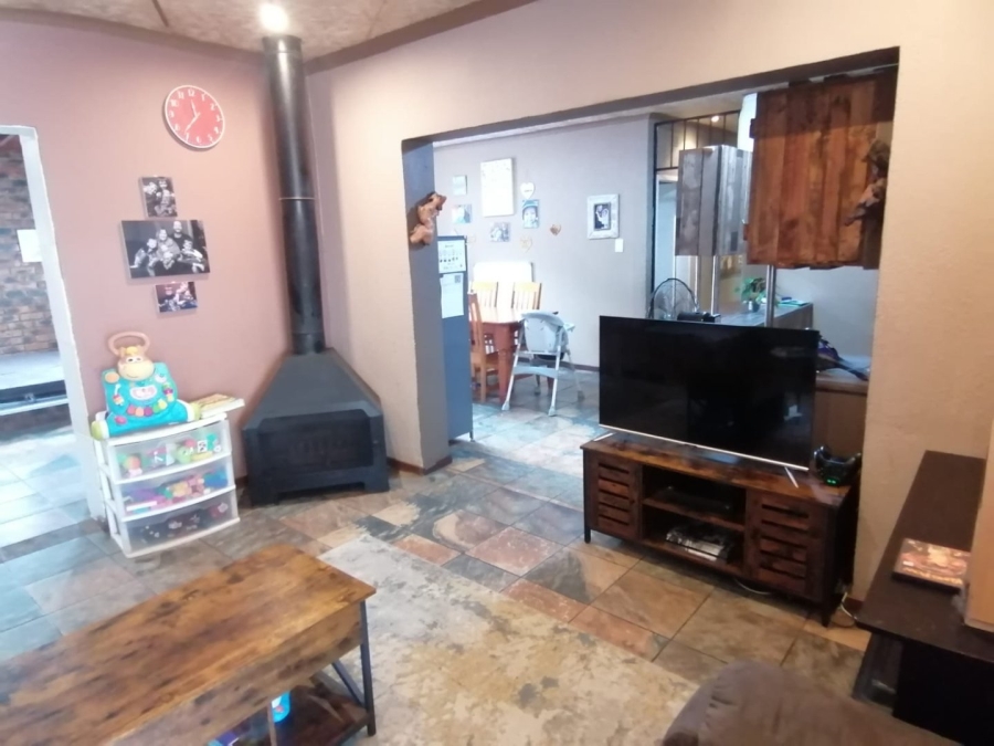 3 Bedroom Property for Sale in Bonaero Park Gauteng