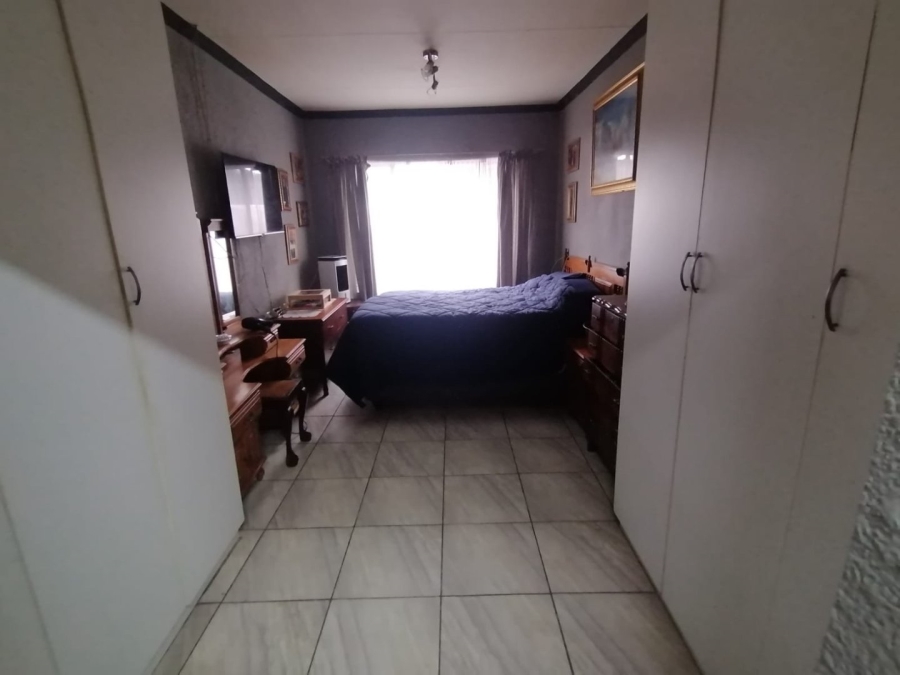 3 Bedroom Property for Sale in Bonaero Park Gauteng