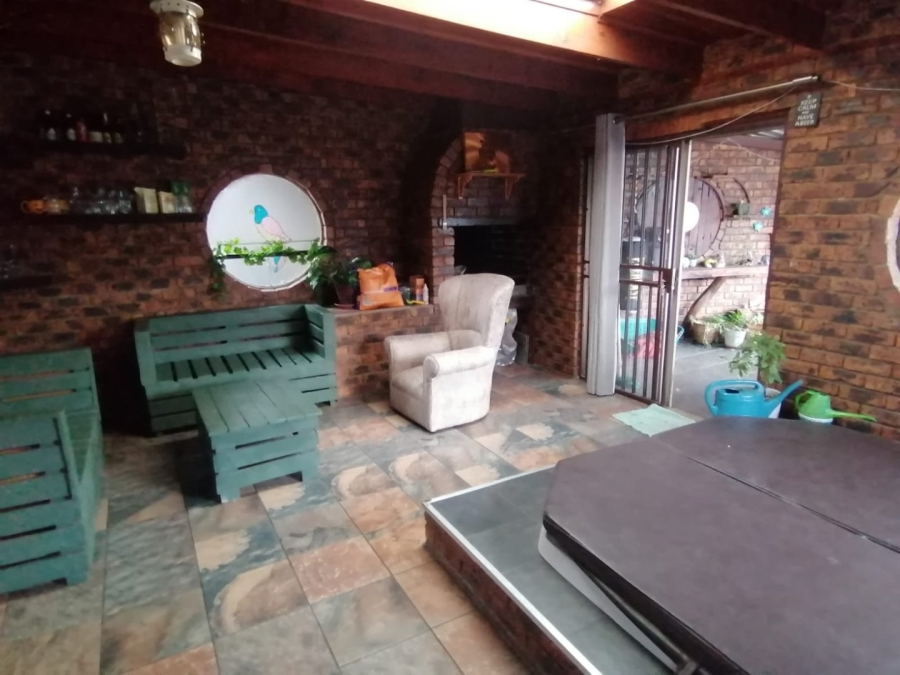 3 Bedroom Property for Sale in Bonaero Park Gauteng