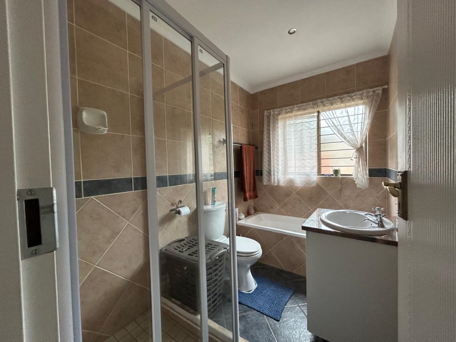 2 Bedroom Property for Sale in Eco Park Gauteng