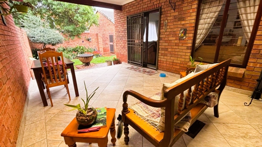 2 Bedroom Property for Sale in Eco Park Gauteng
