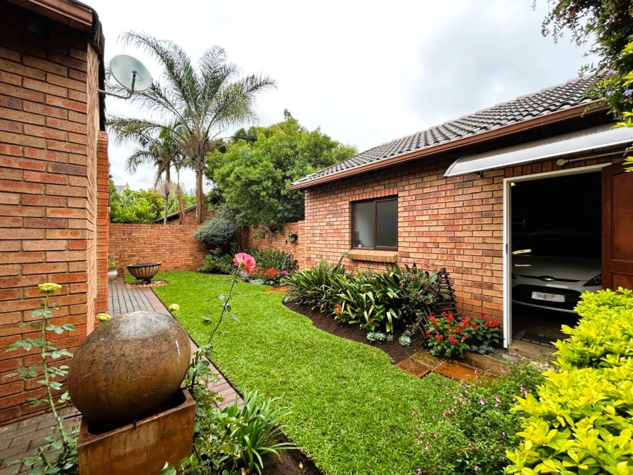 2 Bedroom Property for Sale in Eco Park Gauteng