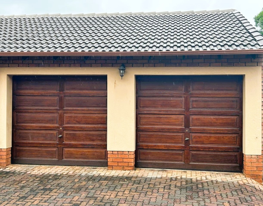 2 Bedroom Property for Sale in Eco Park Gauteng