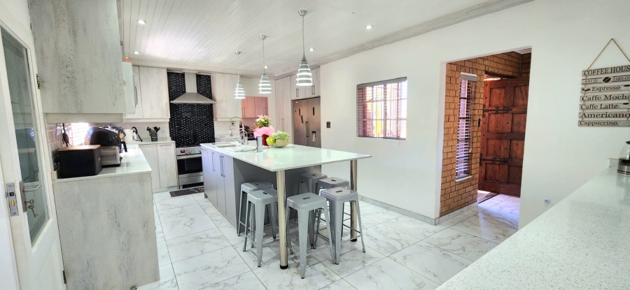 5 Bedroom Property for Sale in Winchester Hills Gauteng