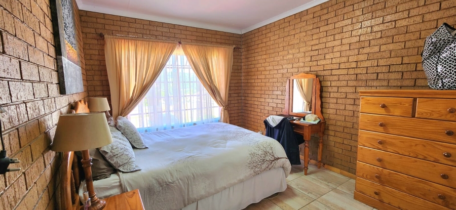 5 Bedroom Property for Sale in Winchester Hills Gauteng