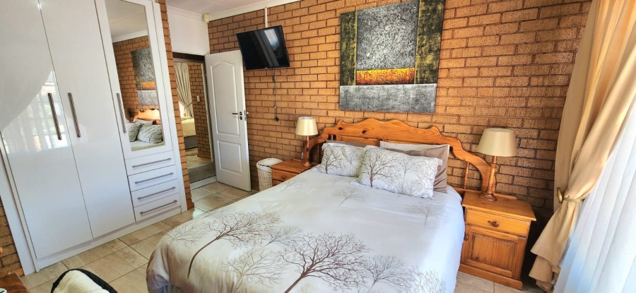5 Bedroom Property for Sale in Winchester Hills Gauteng