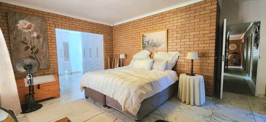 5 Bedroom Property for Sale in Winchester Hills Gauteng