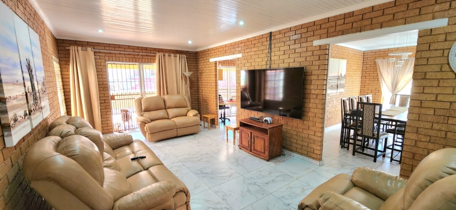 5 Bedroom Property for Sale in Winchester Hills Gauteng