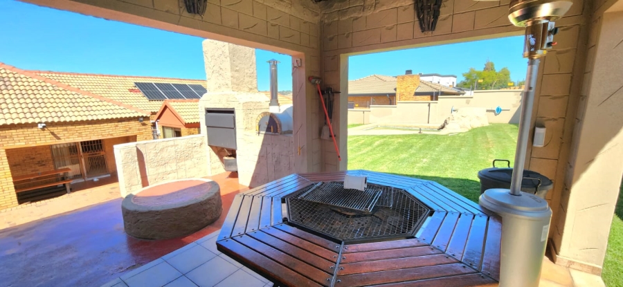 5 Bedroom Property for Sale in Winchester Hills Gauteng