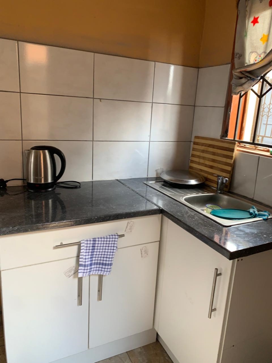 To Let 1 Bedroom Property for Rent in Daveyton Gauteng