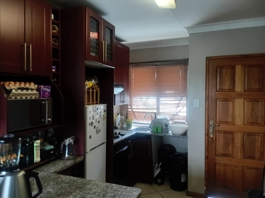 2 Bedroom Property for Sale in Edenvale Central Gauteng