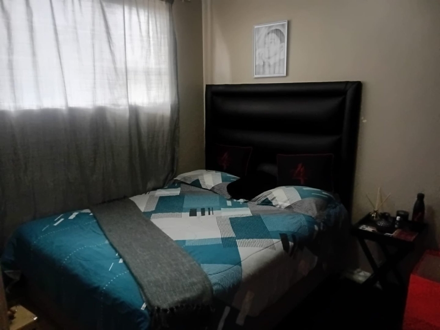 2 Bedroom Property for Sale in Edenvale Central Gauteng
