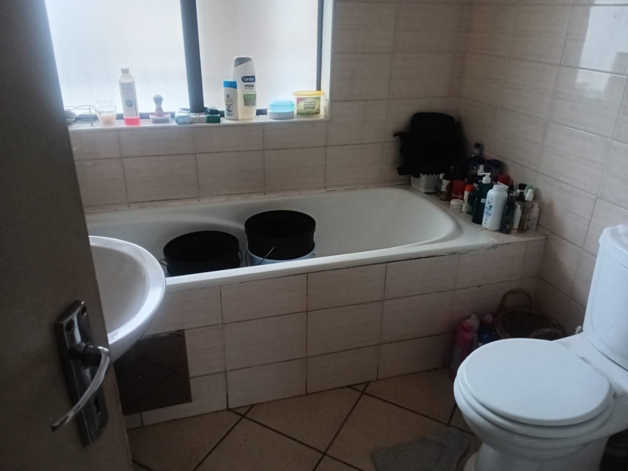 2 Bedroom Property for Sale in Edenvale Central Gauteng