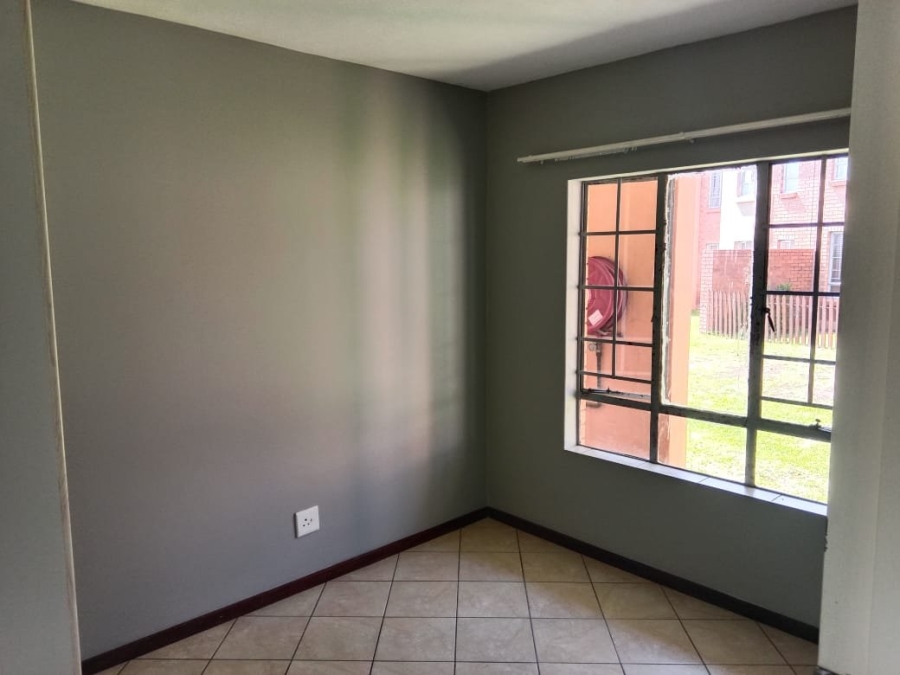 2 Bedroom Property for Sale in Noordwyk Gauteng
