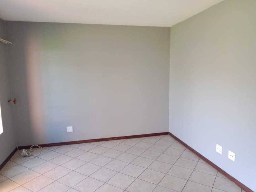 2 Bedroom Property for Sale in Noordwyk Gauteng