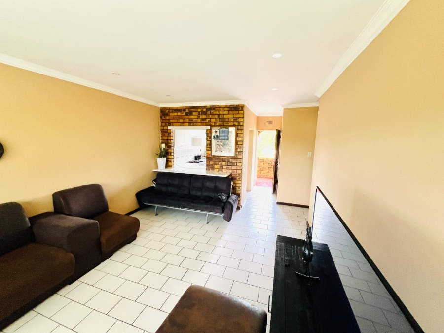 2 Bedroom Property for Sale in Buccleuch Gauteng