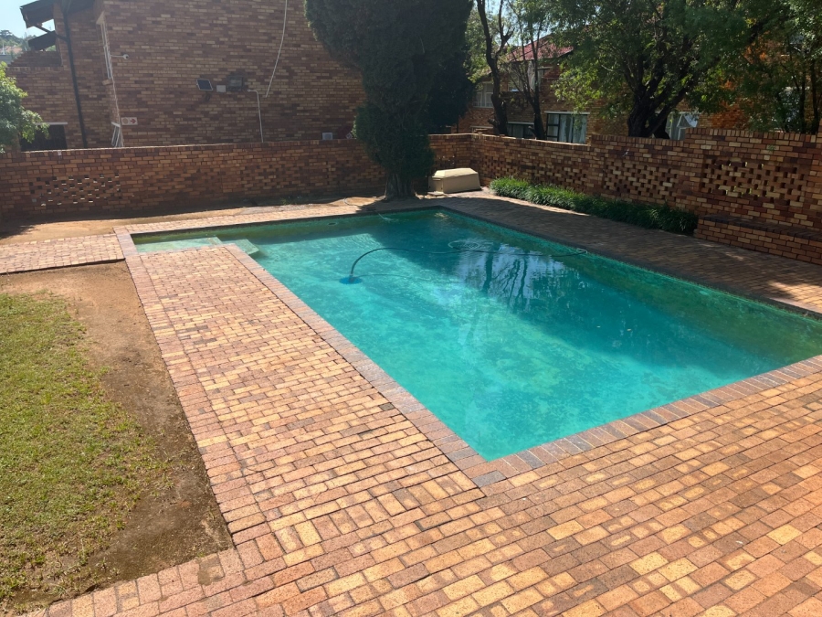 2 Bedroom Property for Sale in Buccleuch Gauteng