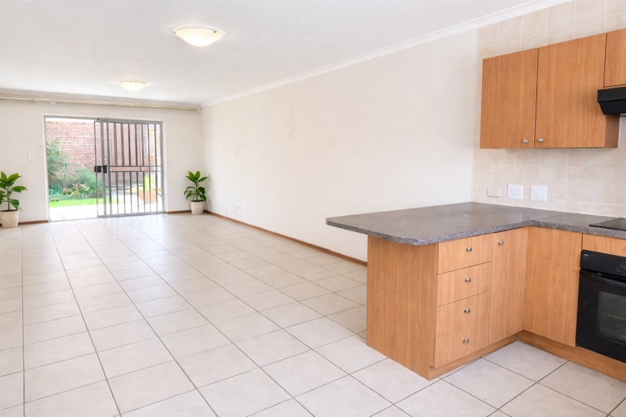 2 Bedroom Property for Sale in Honeydew Grove Gauteng