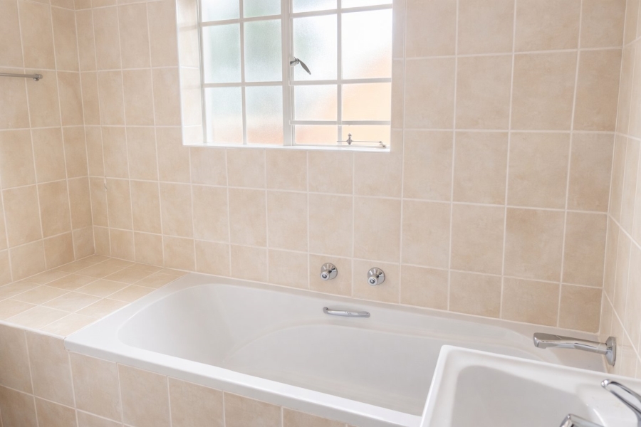 2 Bedroom Property for Sale in Honeydew Grove Gauteng