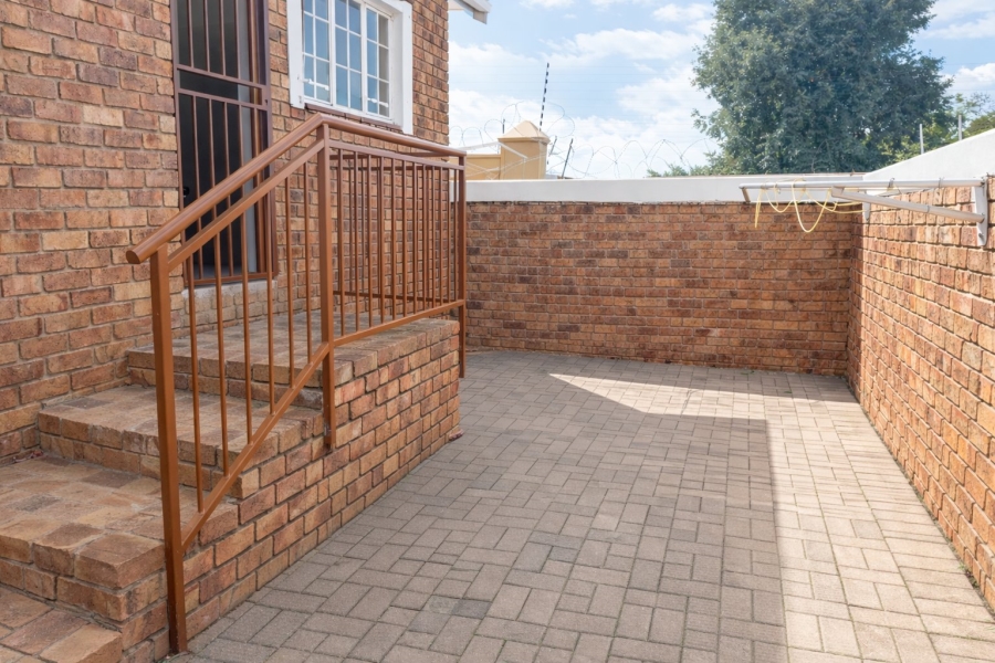 2 Bedroom Property for Sale in Honeydew Grove Gauteng