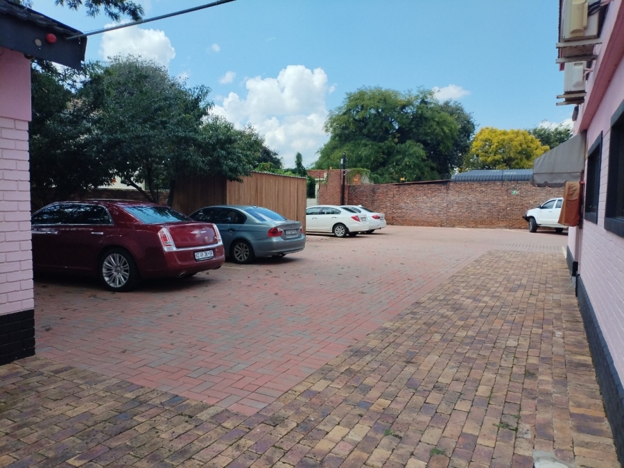 To Let commercial Property for Rent in Strubenvale Gauteng