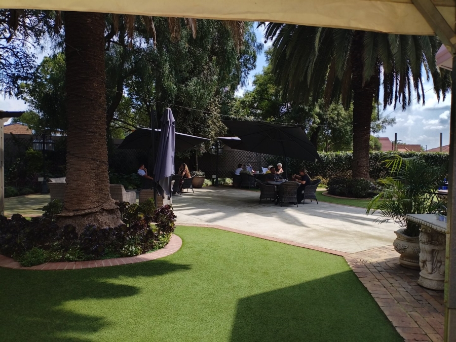 To Let commercial Property for Rent in Strubenvale Gauteng