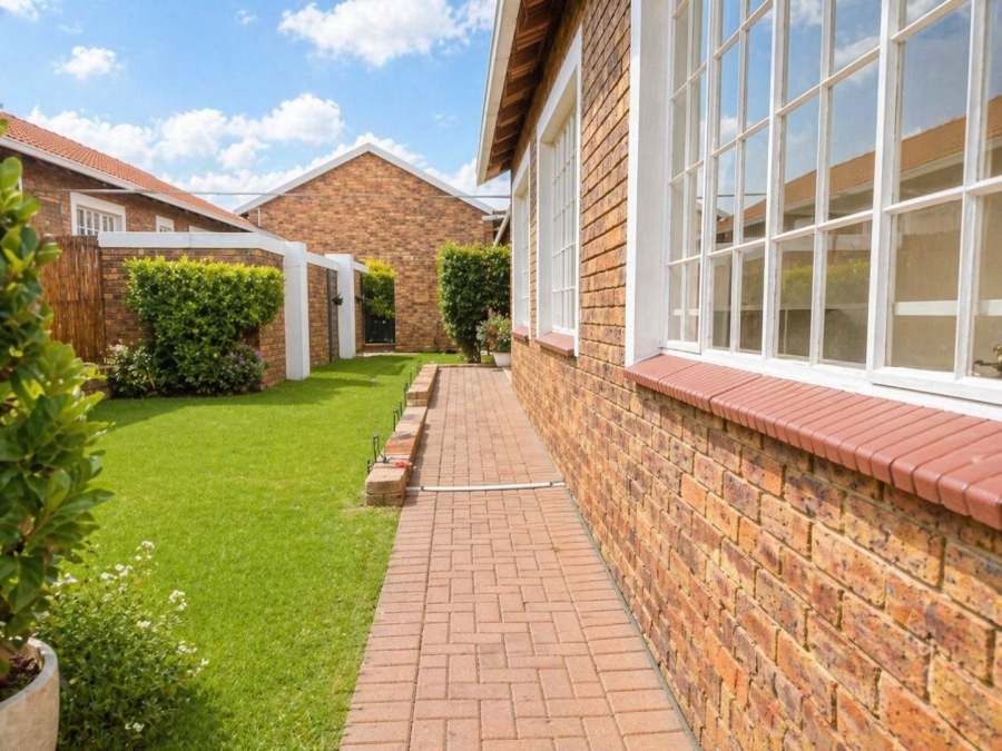 3 Bedroom Property for Sale in Honeydew Gauteng