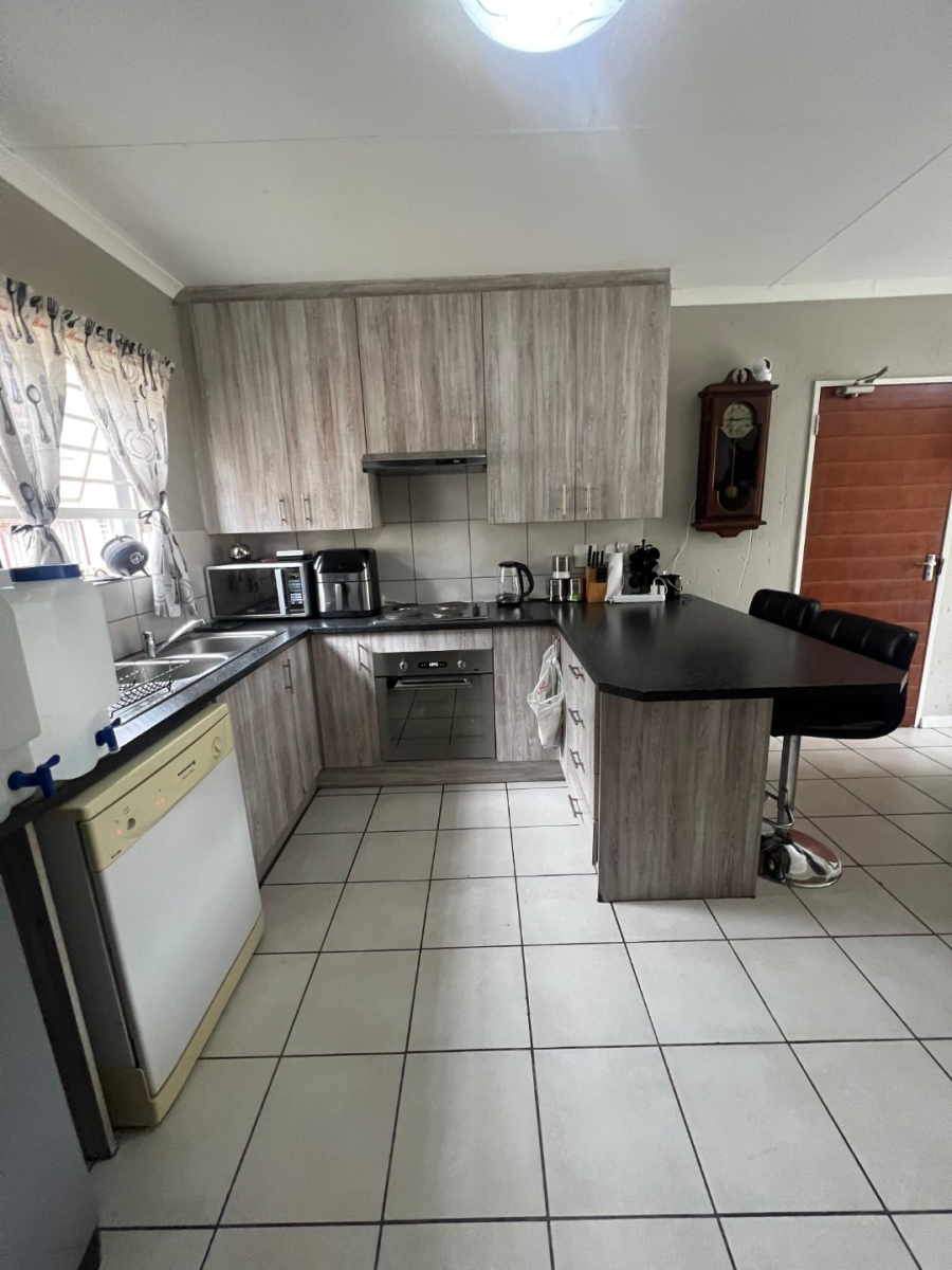 3 Bedroom Property for Sale in Wilgeheuwel Gauteng