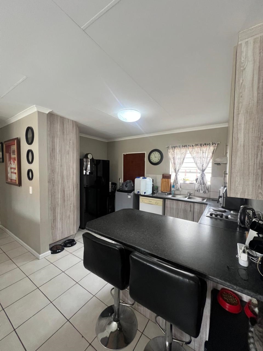 3 Bedroom Property for Sale in Wilgeheuwel Gauteng