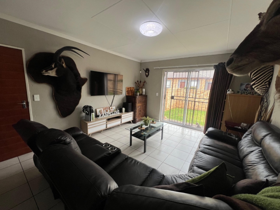 3 Bedroom Property for Sale in Wilgeheuwel Gauteng