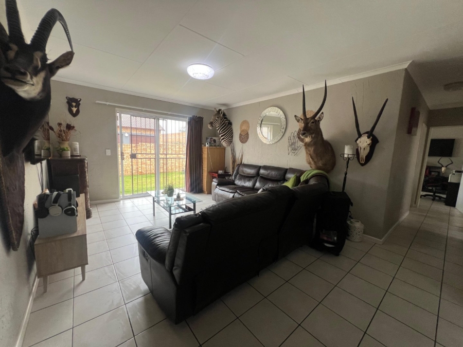 3 Bedroom Property for Sale in Wilgeheuwel Gauteng