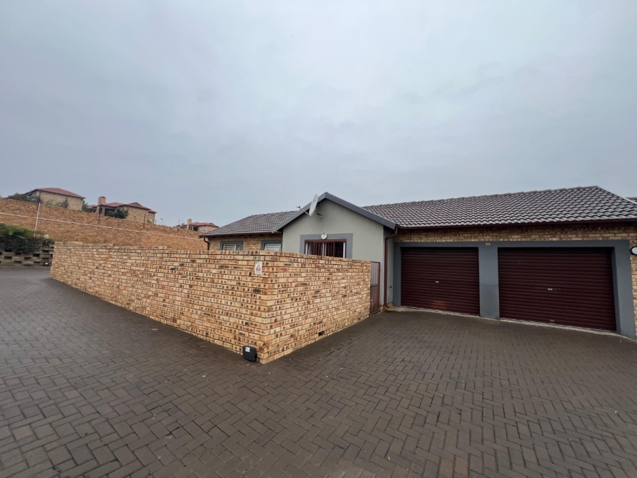 3 Bedroom Property for Sale in Wilgeheuwel Gauteng