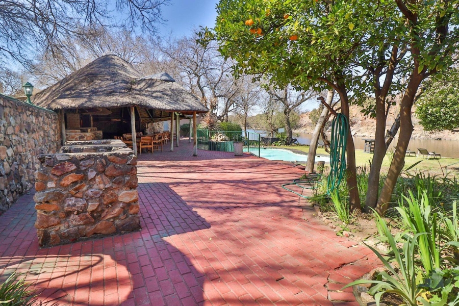 1 Bedroom Property for Sale in Vaaloewer Gauteng