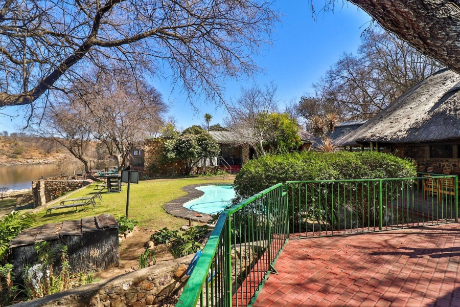 1 Bedroom Property for Sale in Vaaloewer Gauteng