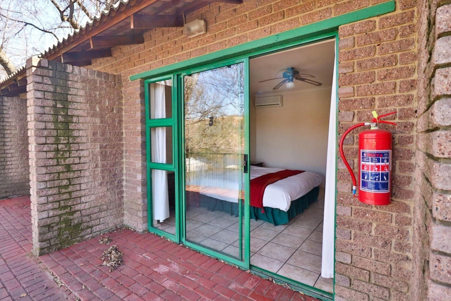 1 Bedroom Property for Sale in Vaaloewer Gauteng